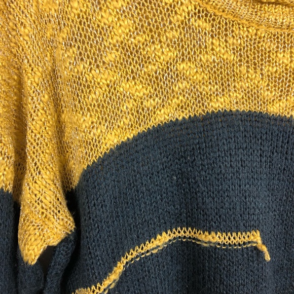 Hot & Delicious Yellow & Navy Sweater Size S/M - Picture 2 of 6